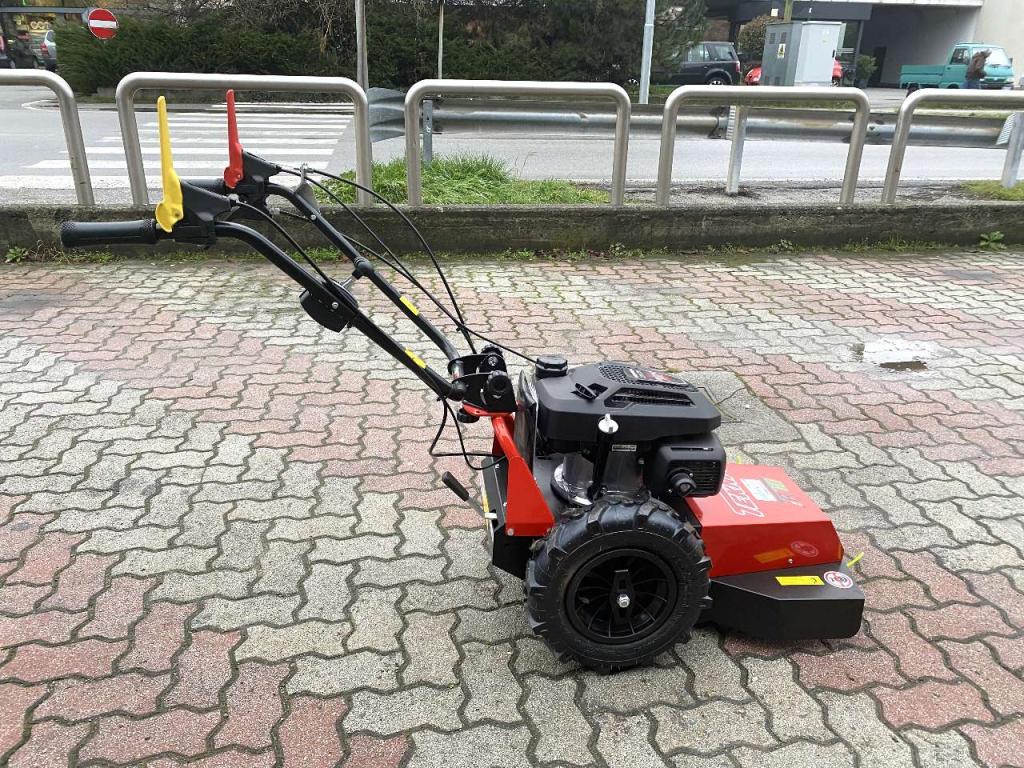 Tekna TR 70 HONDA - TESTINA 6 FILI - RUOTE MOTRICI PNEUMATICHE Photo 3