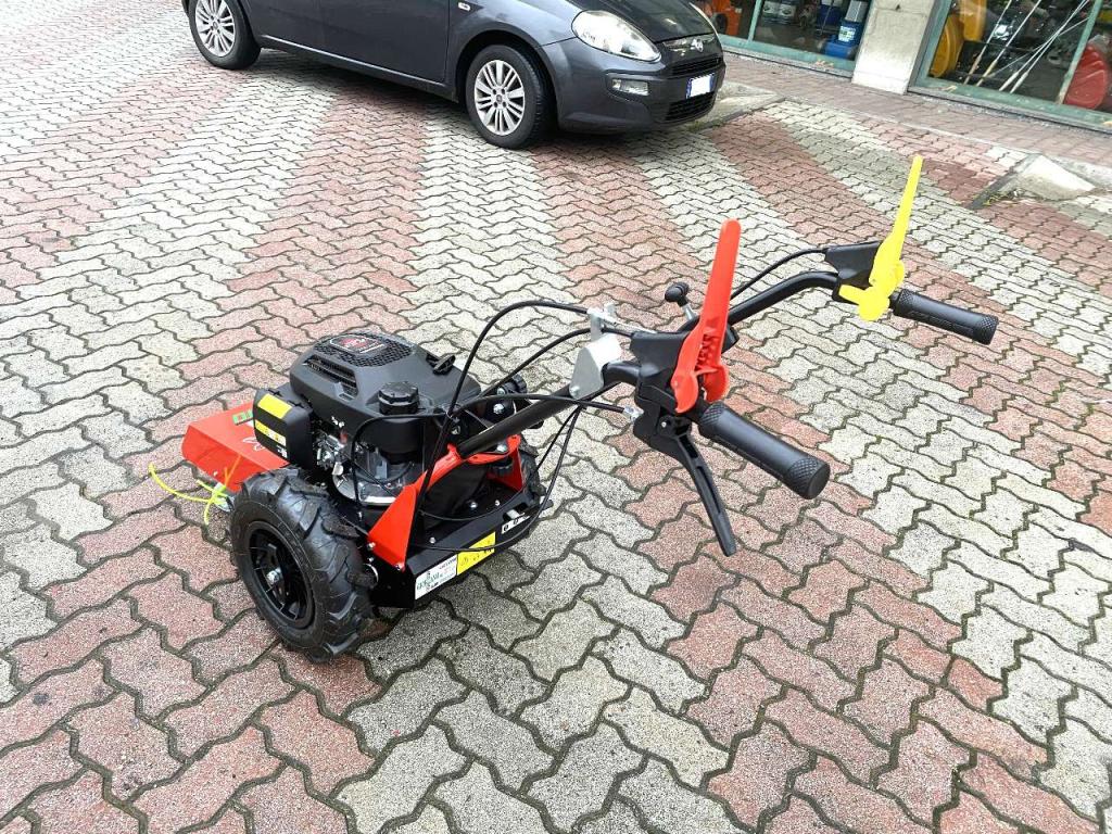Tekna TR 70 HONDA - TESTINA 6 FILI - RUOTE MOTRICI PNEUMATICHE Photo 6