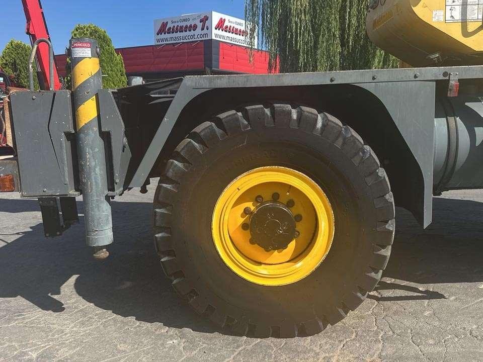 Grove RT530E-2 4X4X4 Photo 12
