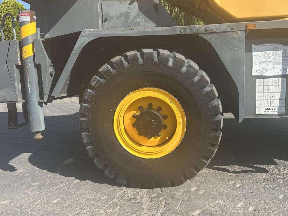 Grove RT530E-2 4X4X4 Photo 4