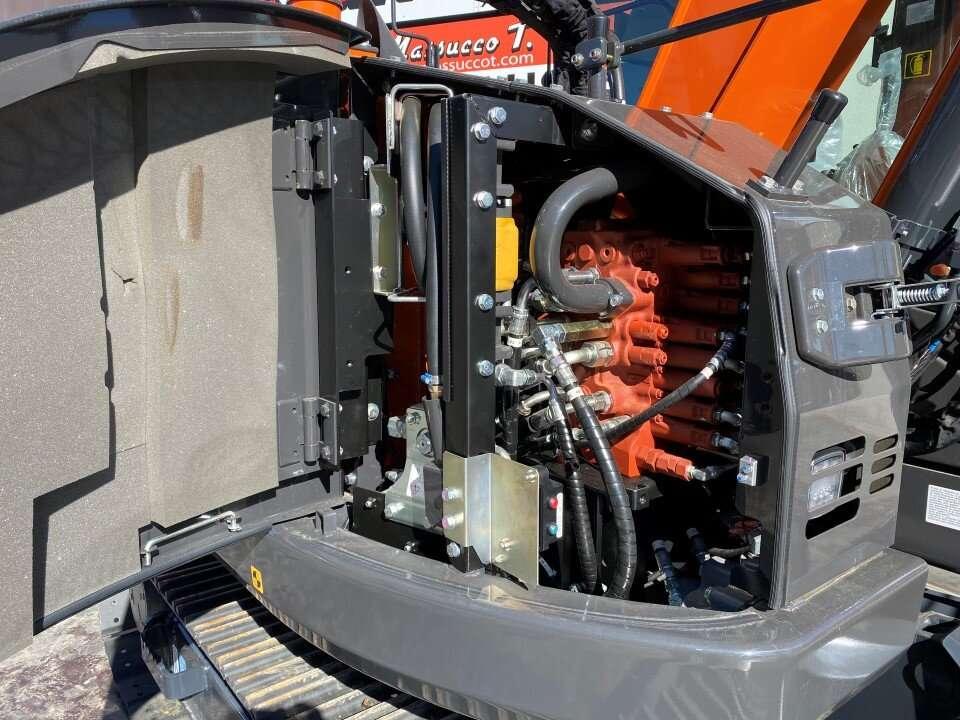 Hitachi ZX85US-6 Photo 17