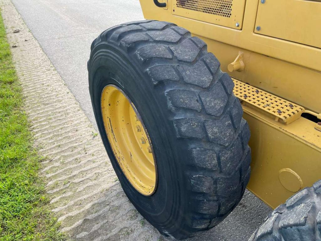 Caterpillar 12M Photo 11