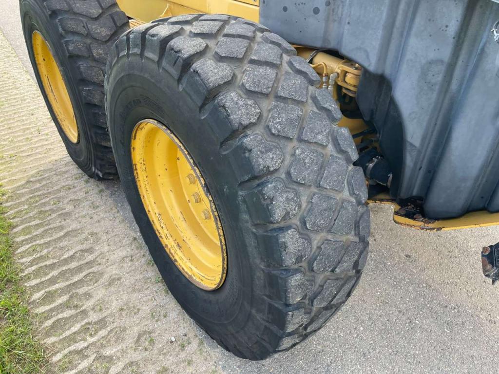 Caterpillar 12M Photo 13