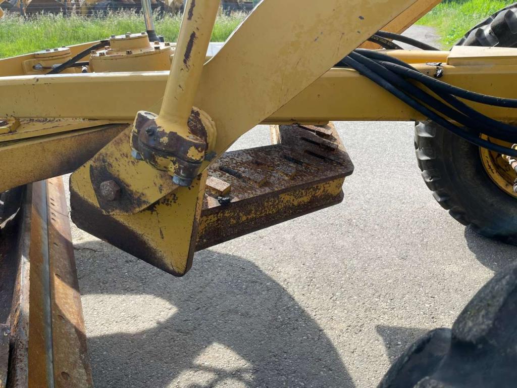 Caterpillar 12M Photo 18