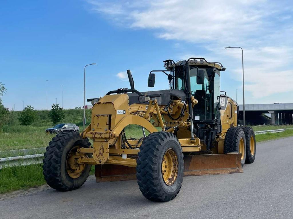 Caterpillar 12M Photo 2