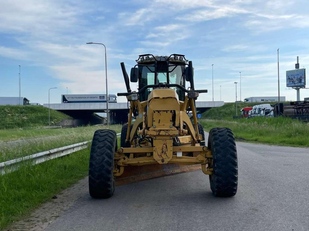 Caterpillar 12M Photo 4