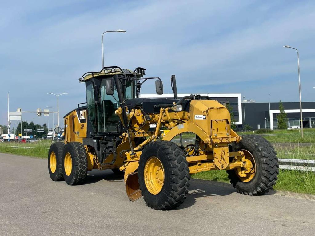 Caterpillar 12M Photo 6