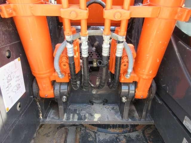 Hitachi ZX135 US-6 Photo 20