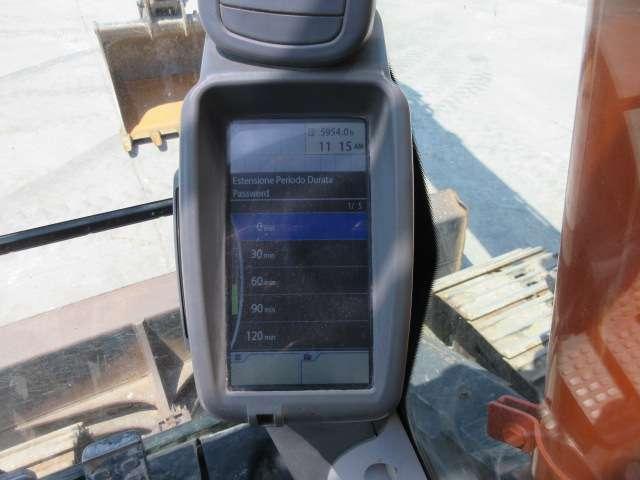 Hitachi ZX135 US-6 Photo 22