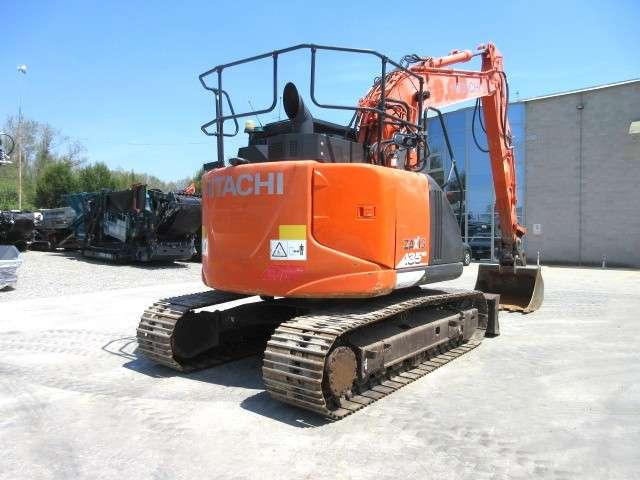 Hitachi ZX135 US-6 Photo 6