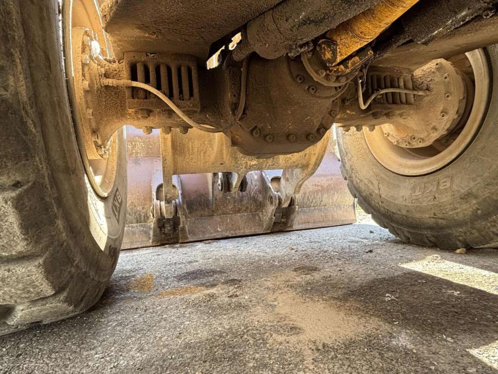 Volvo Front planetary axle for Volvo L120C Photo 2
