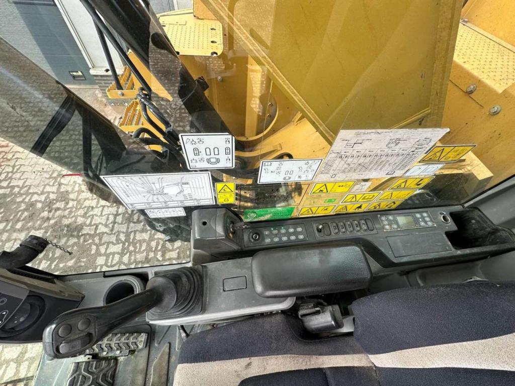 Caterpillar 335 F LCR Photo 23