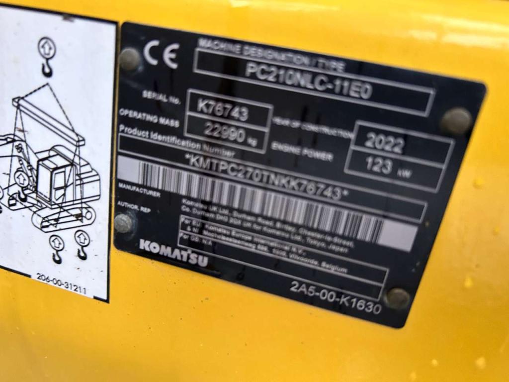 Komatsu PC210NLC-11E0 Photo 10