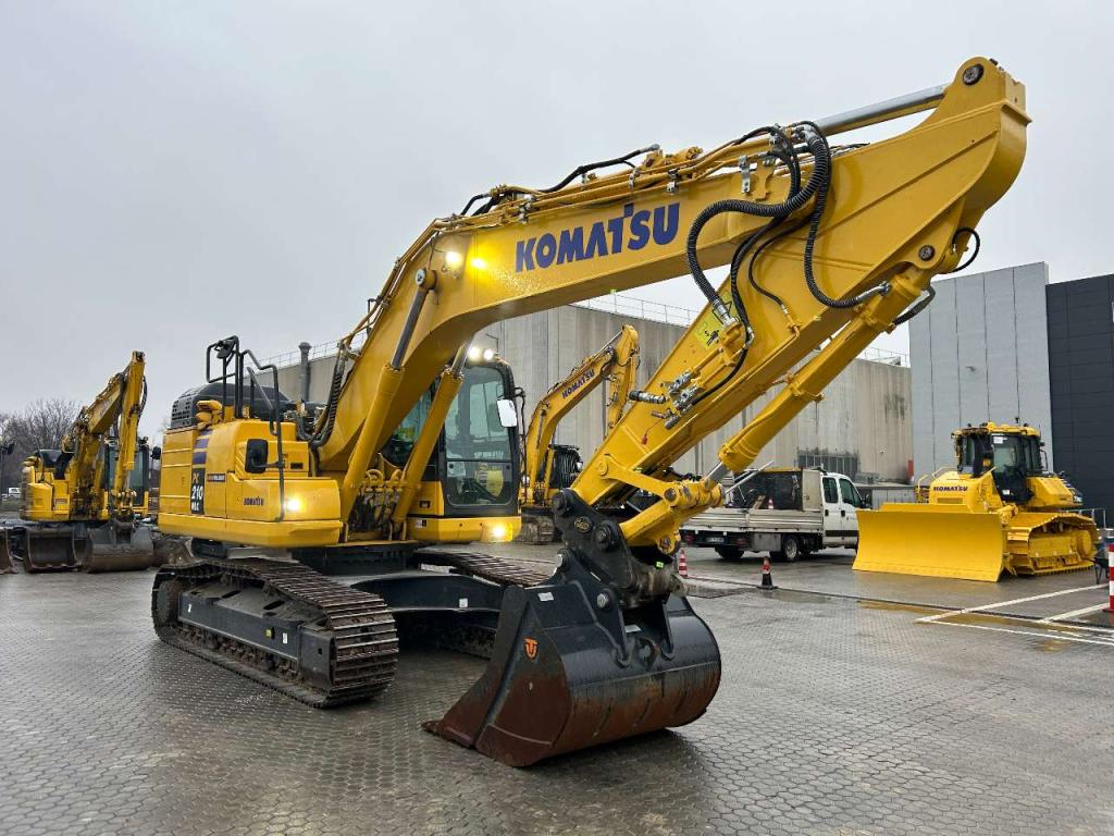 Komatsu PC210NLC-11E0 Photo 4
