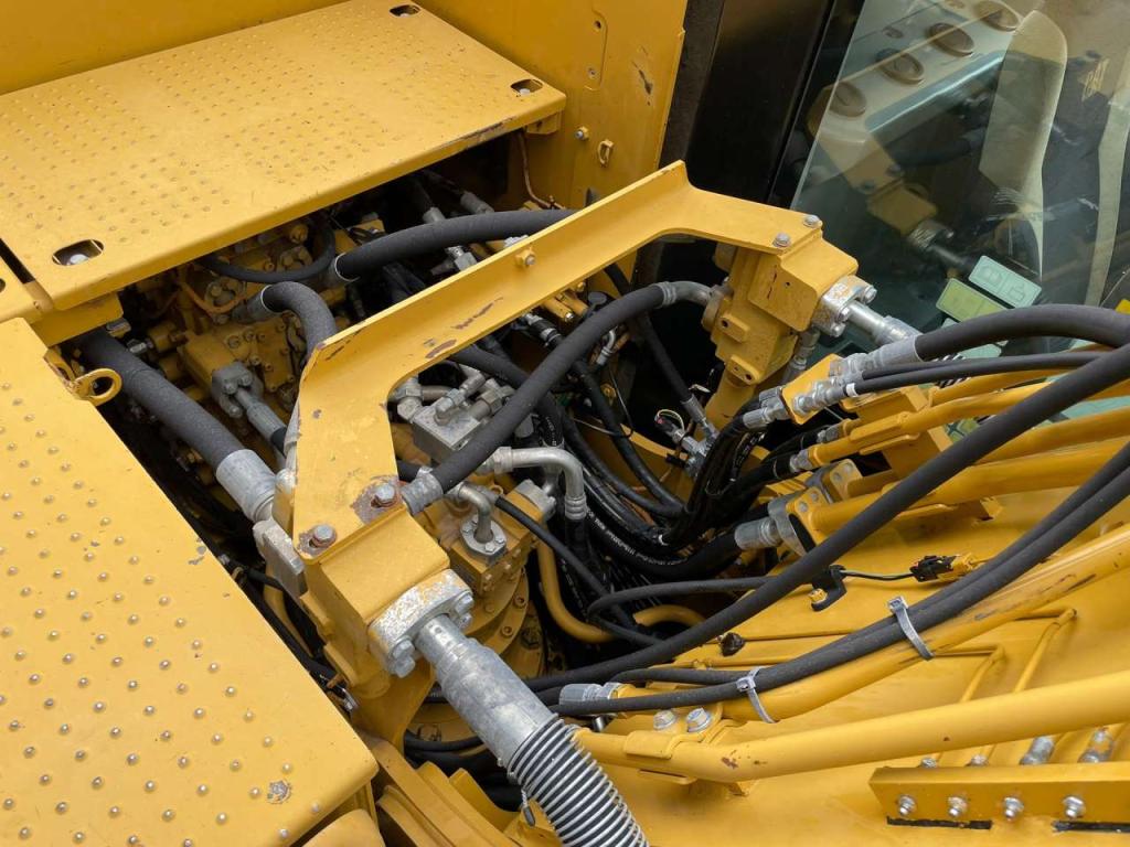 Caterpillar 320FL Photo 25