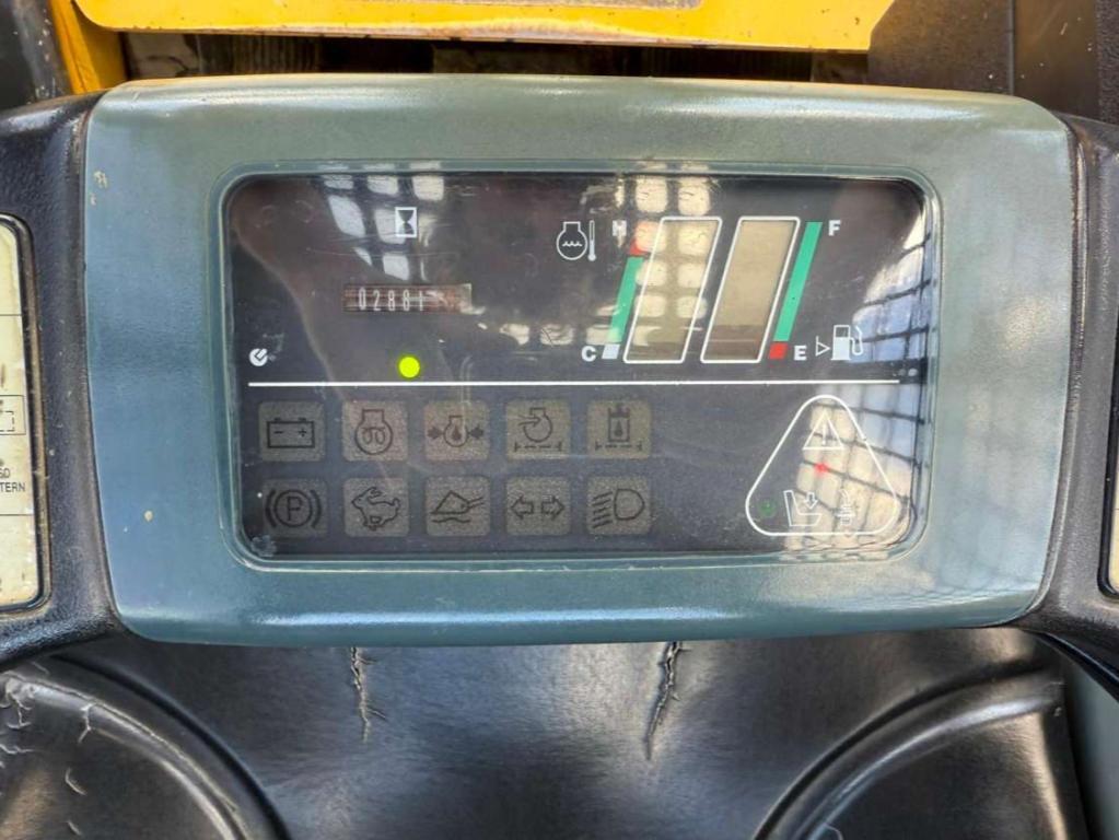 Komatsu CK30 Photo 8