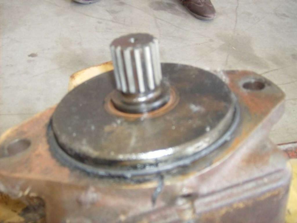 Pompe hydraulique pour Caterpillar 826C Photo 3