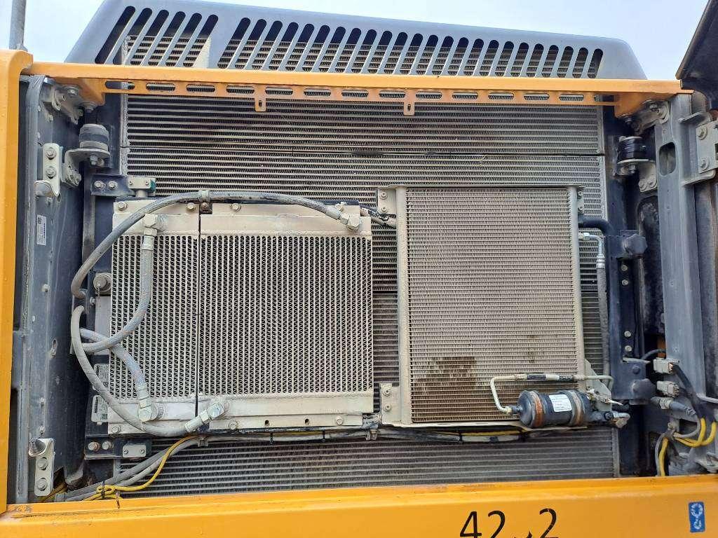 Liebherr R946LC Photo 16