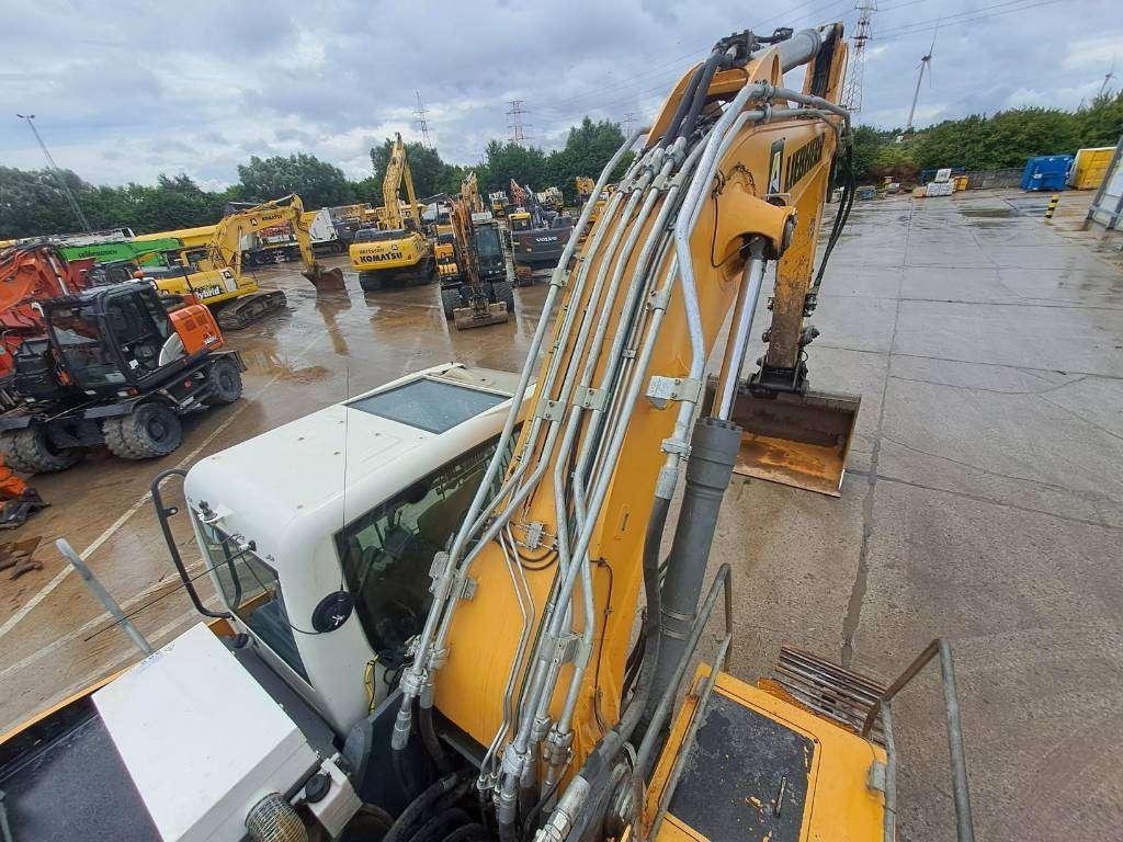 Liebherr R946LC Photo 19