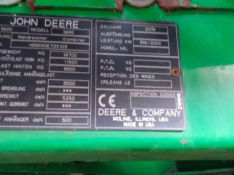 John Deere S690 Photo 3