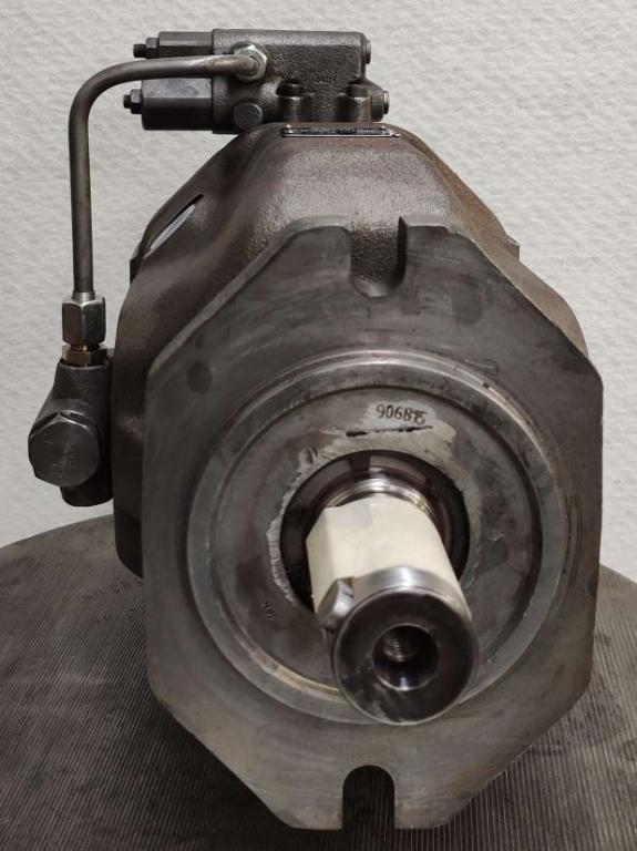 Bosch Rexroth A10VSO100DFLR / 31R-PPA12N00 Photo 4