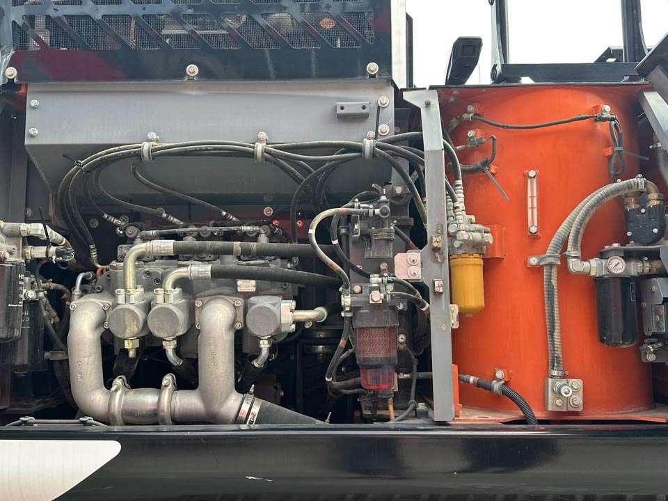 Hitachi ZX350LCN-7 Photo 10