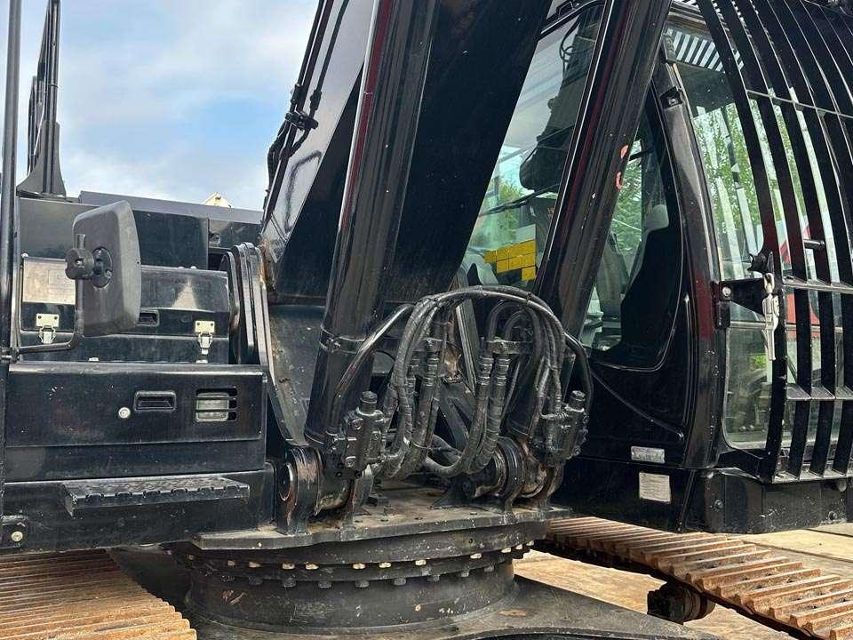 Hitachi ZX350LCN-7 Photo 6
