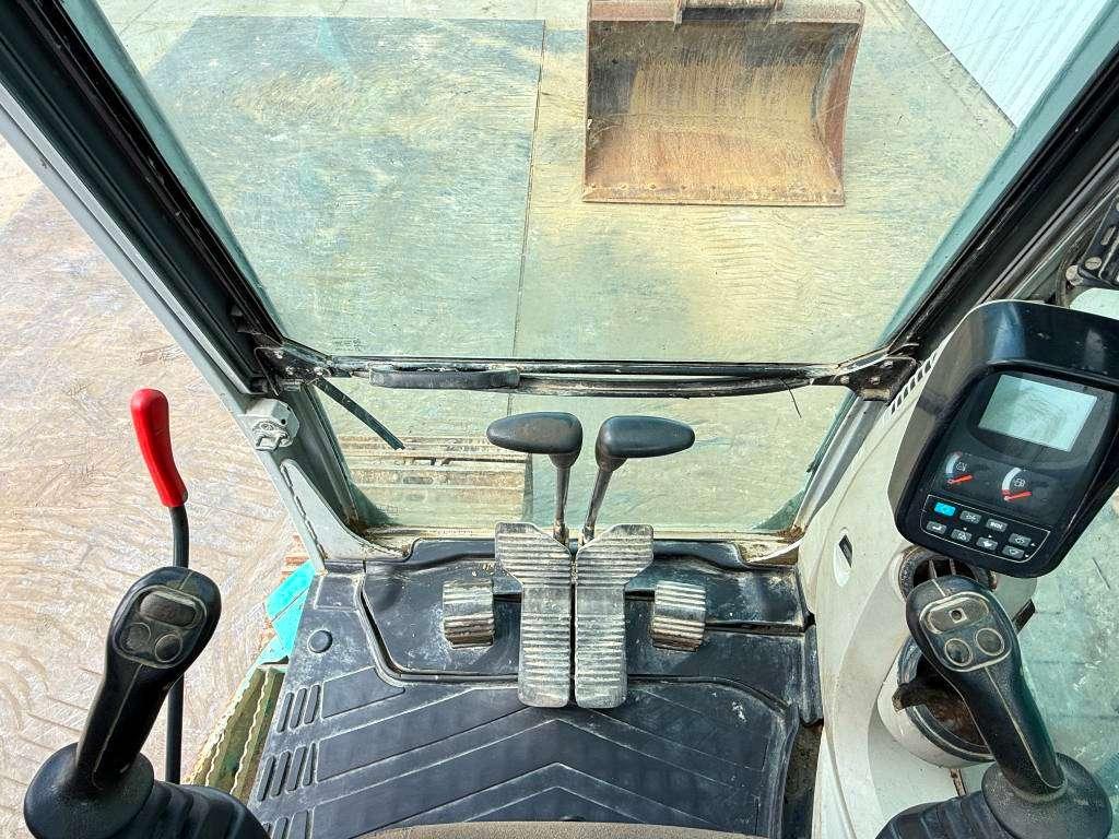Kobelco SK235SR - Hammer Lines / Automatic Greasing Photo 9