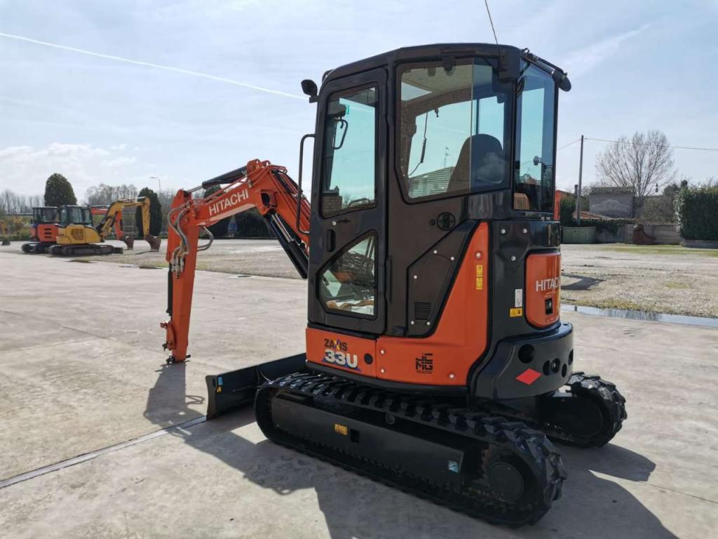 Hitachi ZX 33U-6 CLR Photo 3