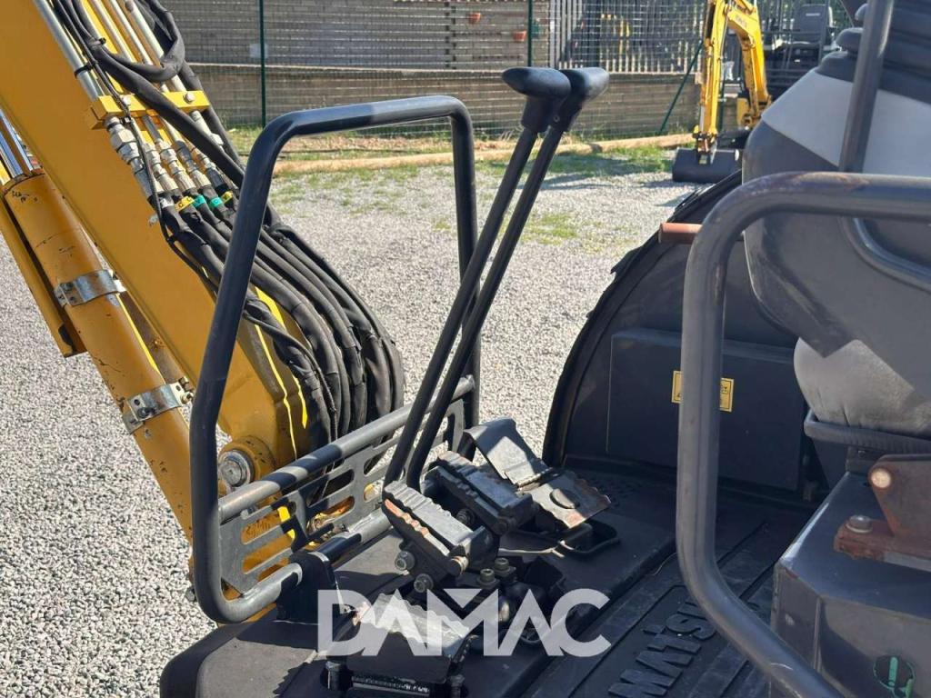 Komatsu PC26MR-3 Photo 11