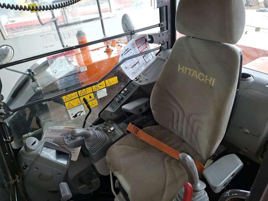 Hitachi ZX85USB-6 Photo 4