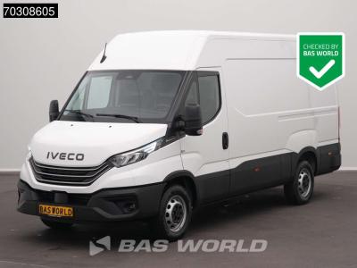 Iveco Daily 35S18 3.0L Automaat 180PK L2H2 ACC LED Airco Cruise Camera CarPlay Parkeersensoren 3,5t Trekg en vente par BAS World B.V.