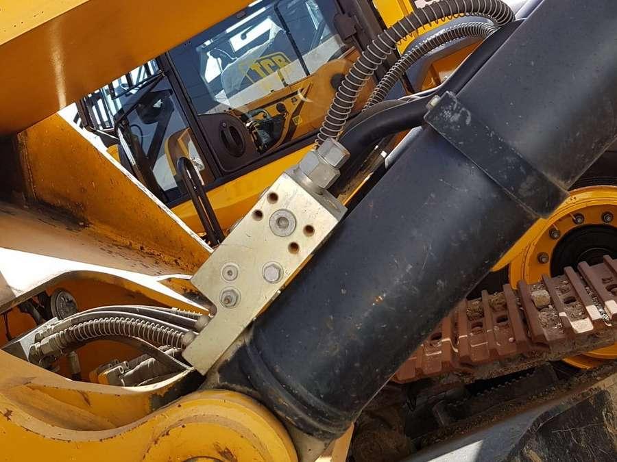 JCB JS290NLC Photo 16