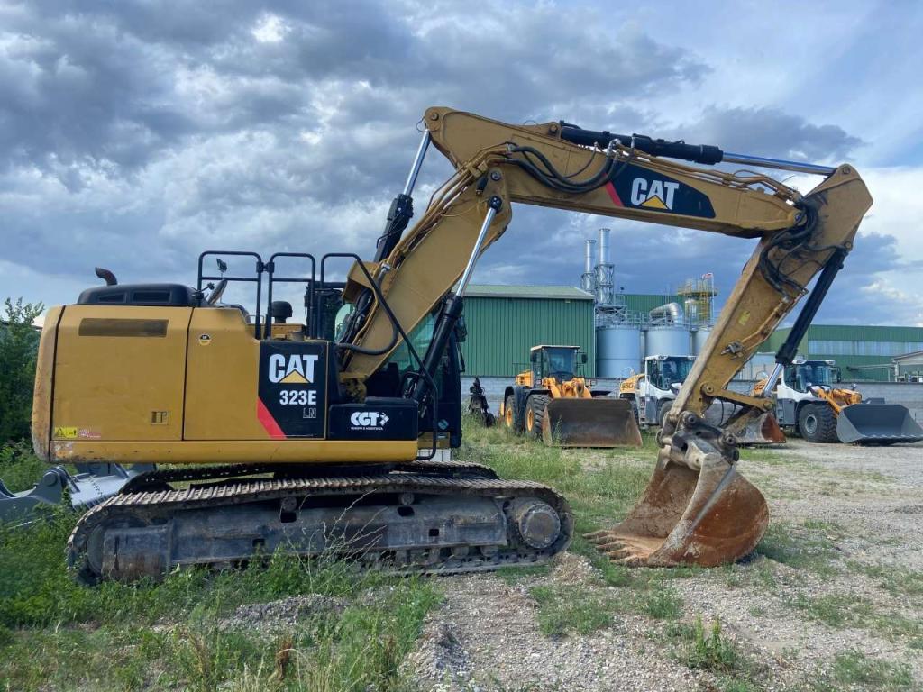 Caterpillar 323E LN Photo 1