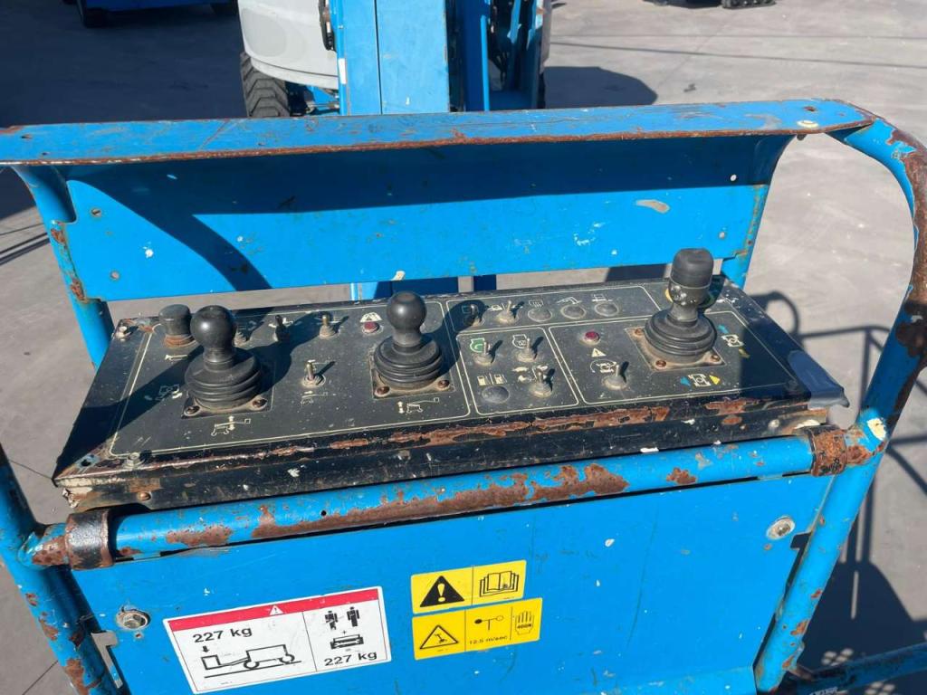 Genie Z45/25J RT Photo 5