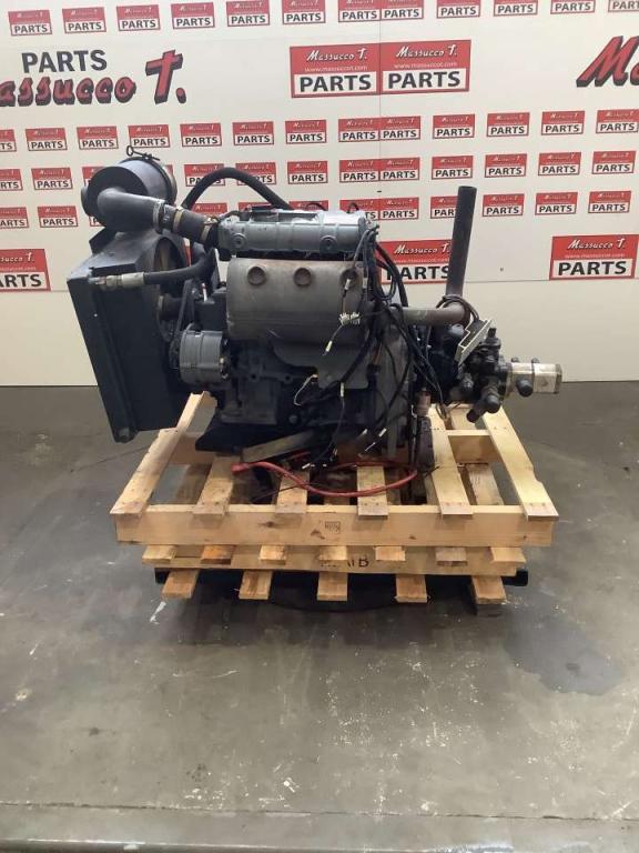 Moteur à combustion pour JLG LIFT 450 AJ Photo 3
