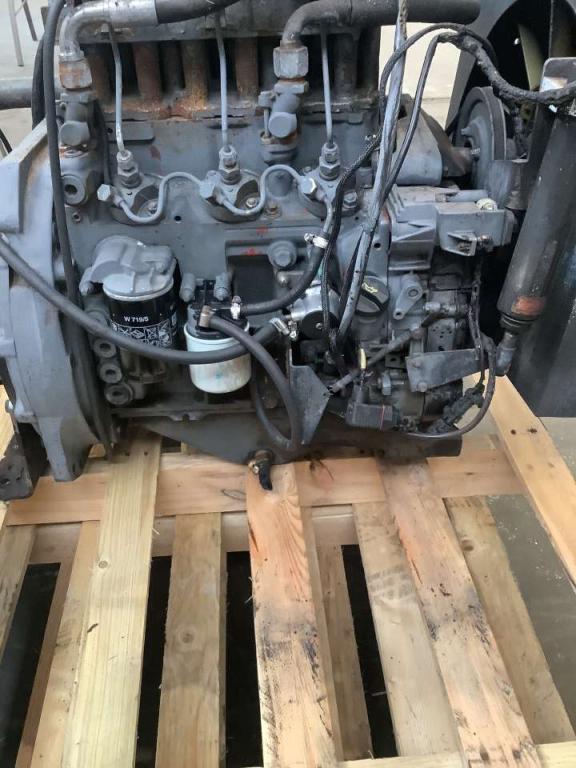 Moteur à combustion pour JLG LIFT 450 AJ Photo 7