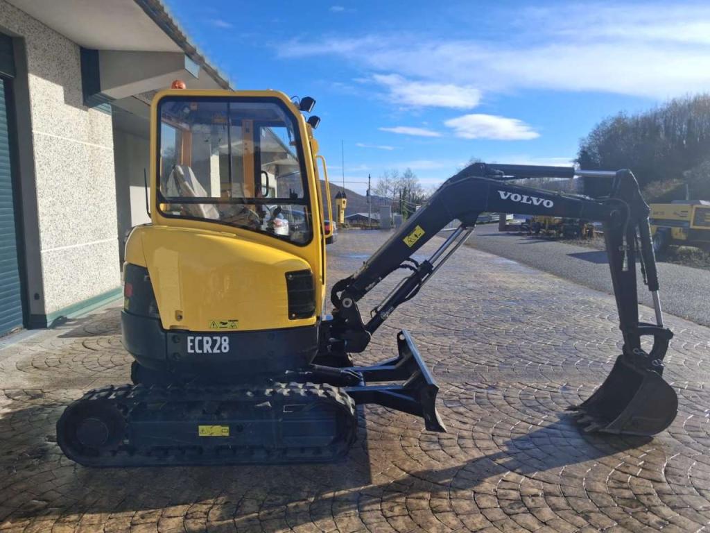Volvo ECR28 Photo 4