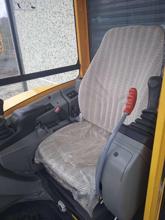 Volvo ECR28 Photo 7