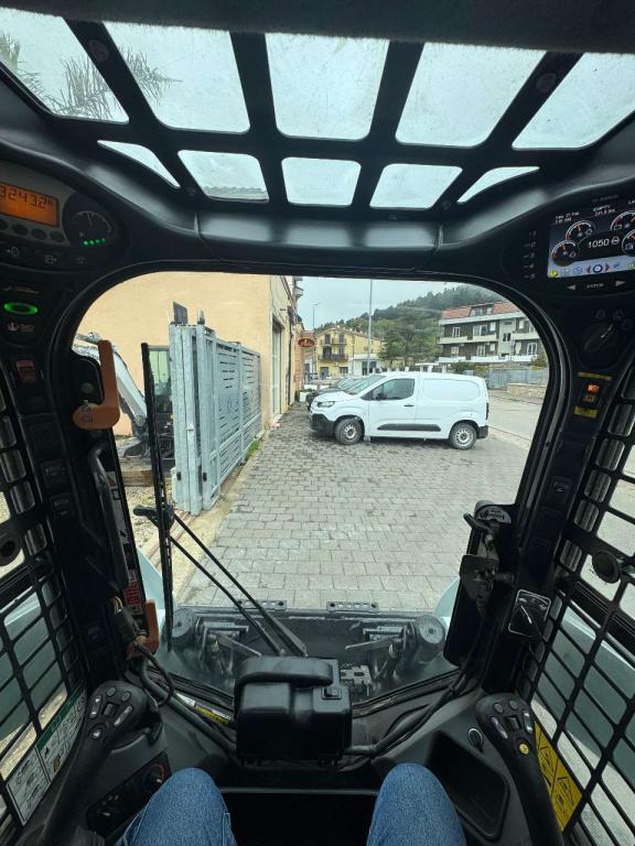 Bobcat T770 Photo 11