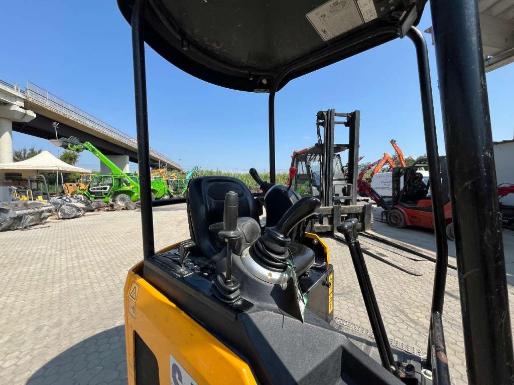 JCB 18Z-1 T3 Photo 6