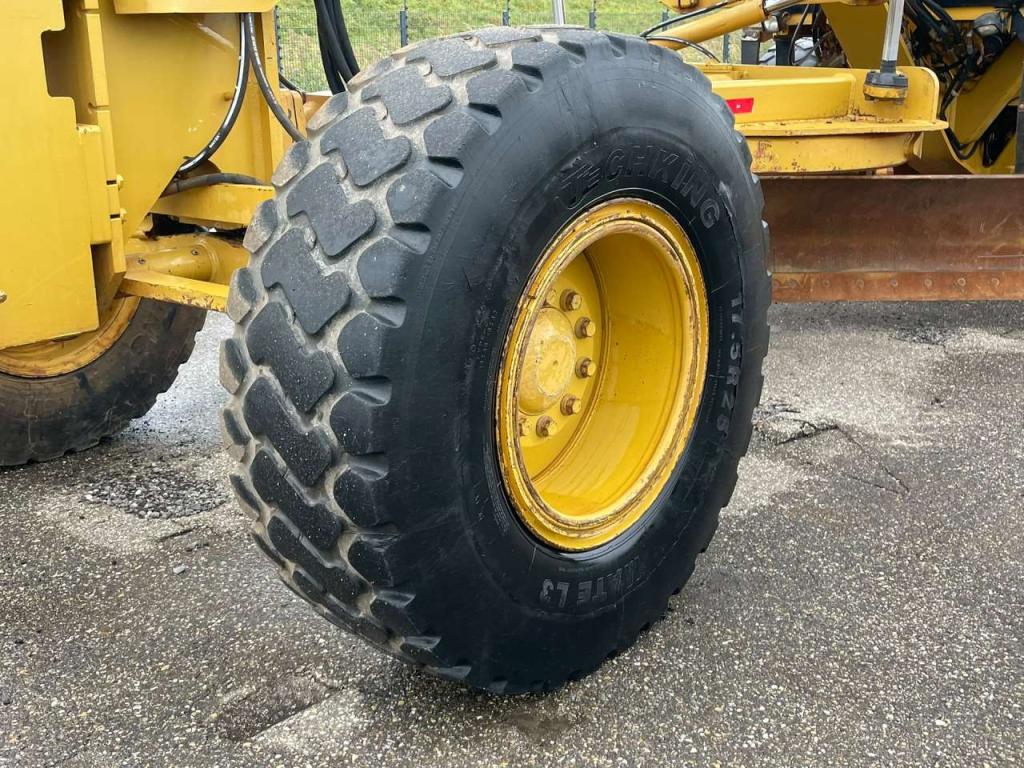 Caterpillar 140K Photo 10