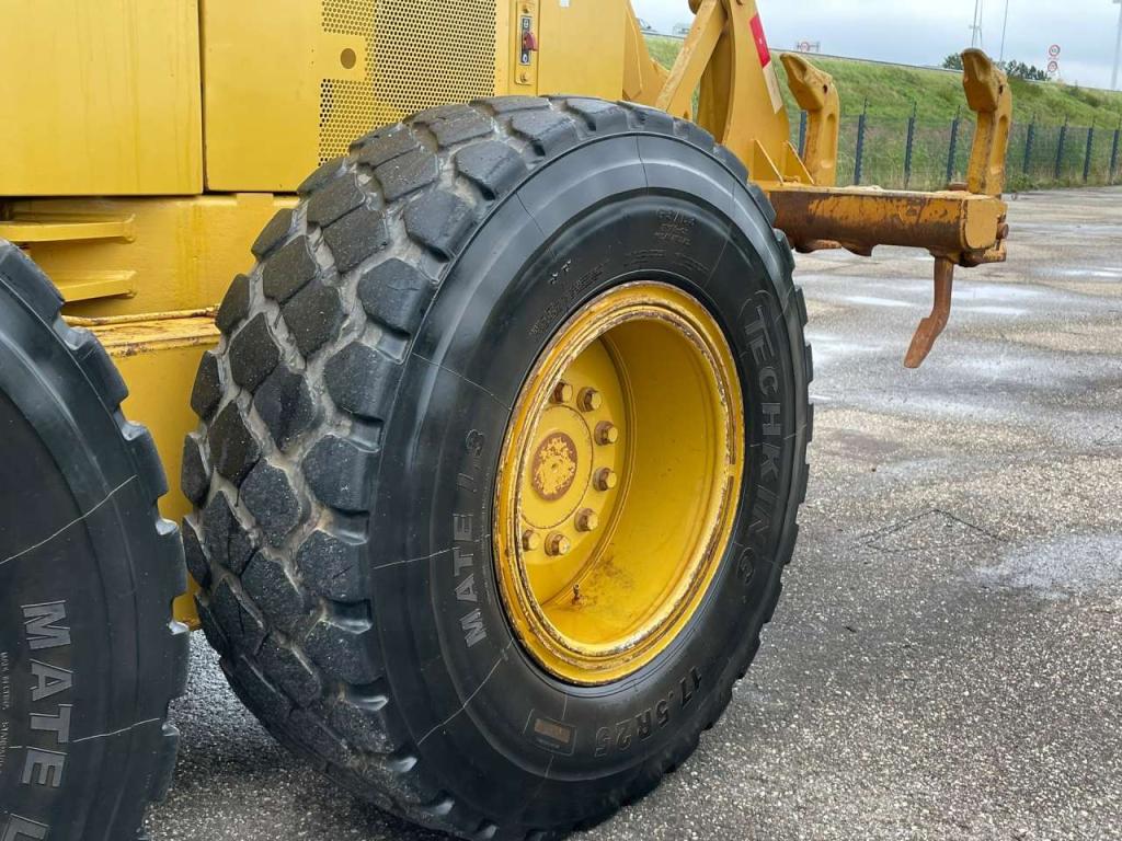 Caterpillar 140K Photo 12