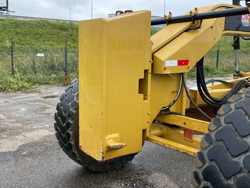 Caterpillar 140K Photo 16
