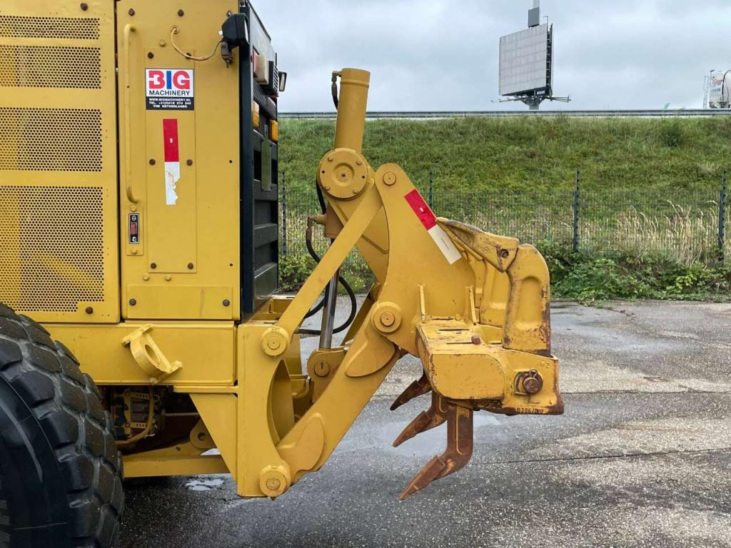 Caterpillar 140K Photo 17