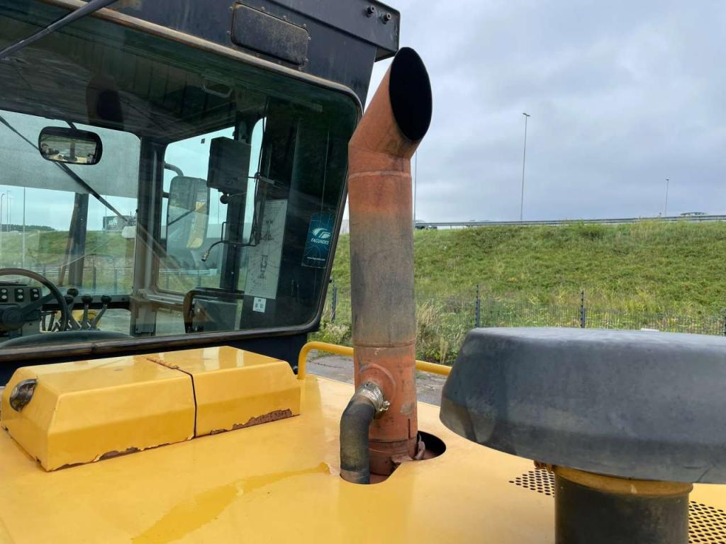 Caterpillar 140K Photo 19