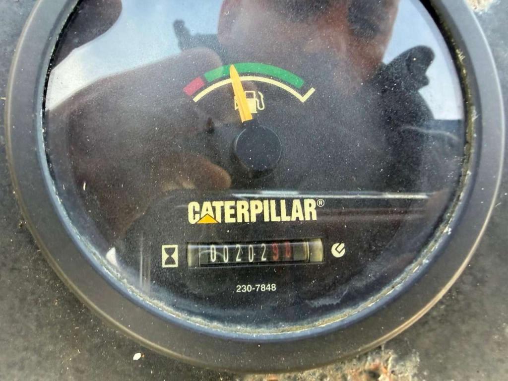 Caterpillar CB334E Photo 6