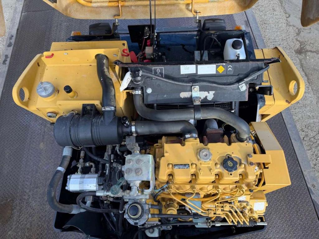 Caterpillar CB334E Photo 7