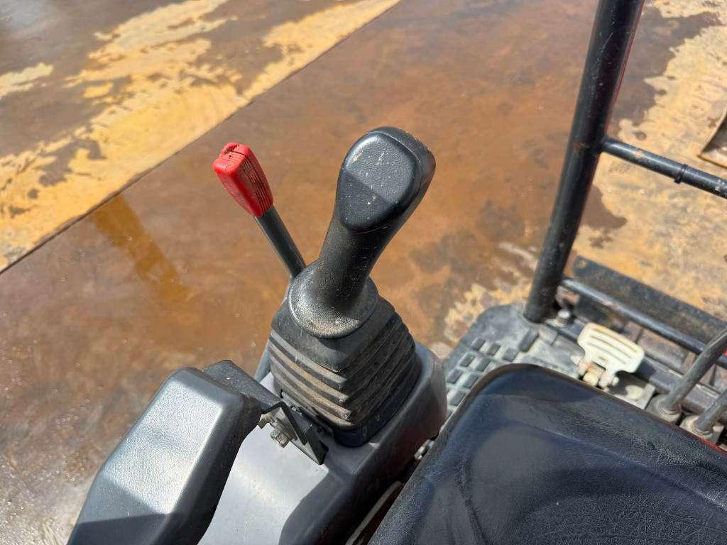 Kubota U17-3 - Hydr. Undercarriage / Hammer Lines Photo 9