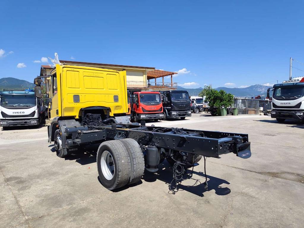 Iveco EUROCARGO 120E28P Photo 14